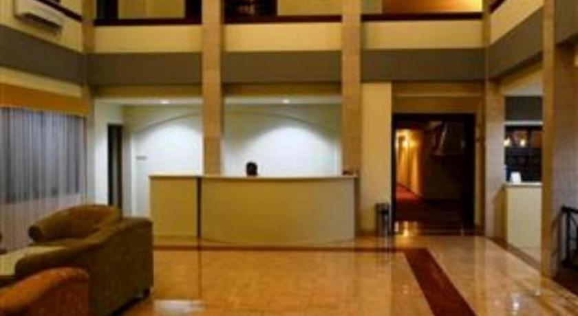 Grand Sumatera Hotel Surabaya Kültér fotó