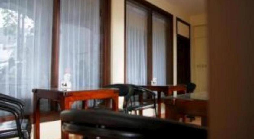 Grand Sumatera Hotel Surabaya Kültér fotó