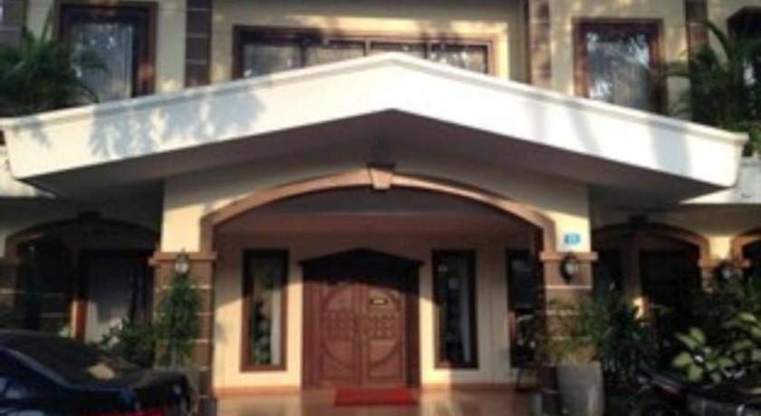 Grand Sumatera Hotel Surabaya Kültér fotó