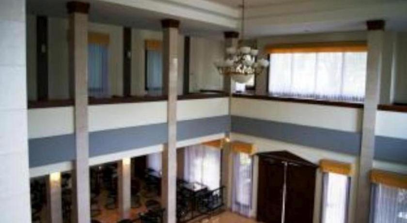 Grand Sumatera Hotel Surabaya Kültér fotó