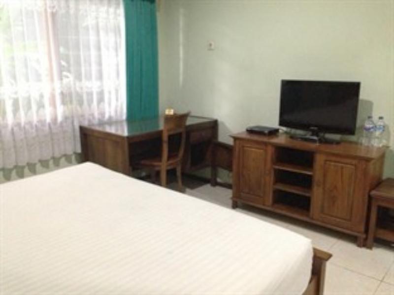 Grand Sumatera Hotel Surabaya Kültér fotó