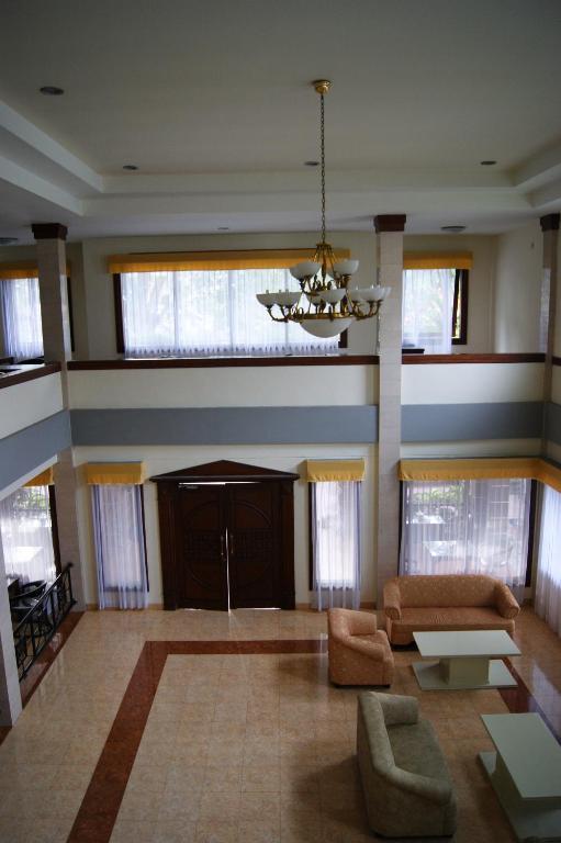 Grand Sumatera Hotel Surabaya Kültér fotó