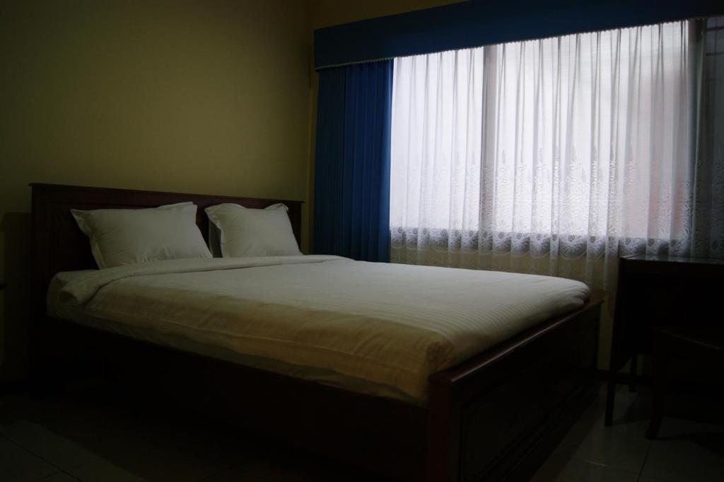 Grand Sumatera Hotel Surabaya Szoba fotó