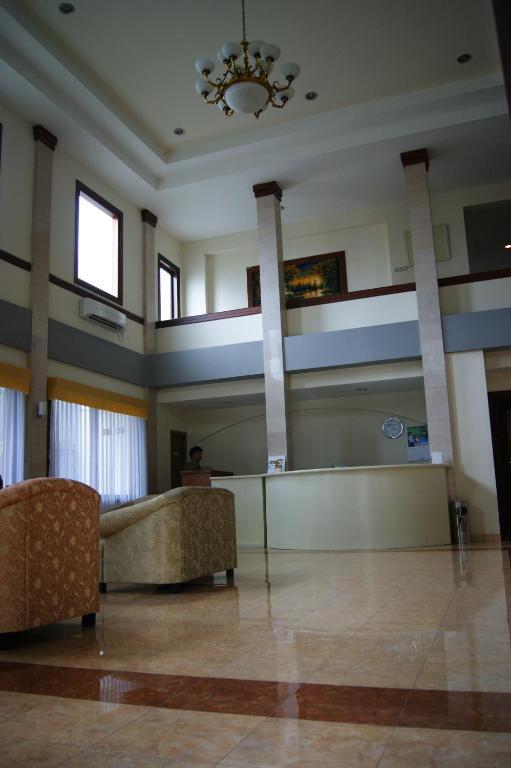Grand Sumatera Hotel Surabaya Kültér fotó
