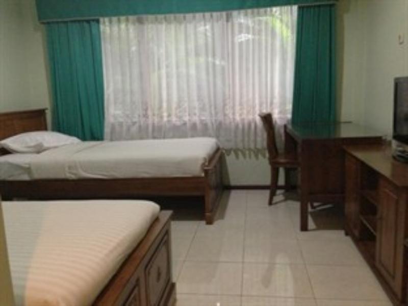 Grand Sumatera Hotel Surabaya Kültér fotó